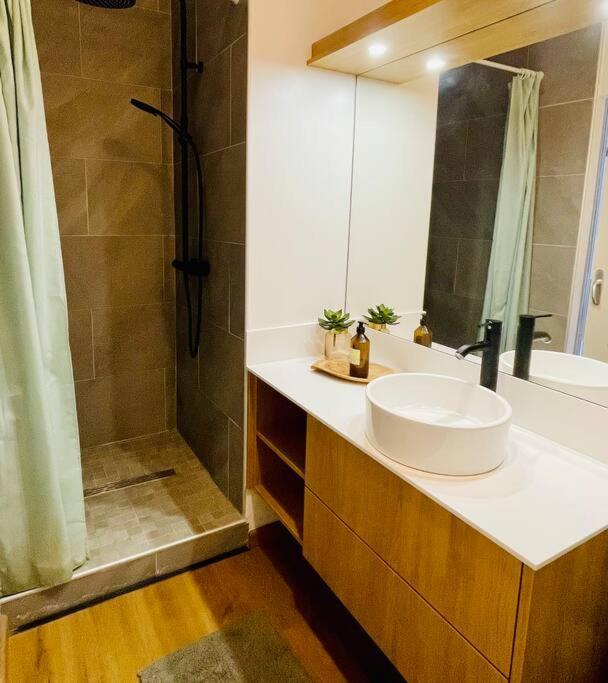 Sunbliss Appartement แซ็งต์-จีลส์-เลส์-แบ็งส์ ภายนอก รูปภาพ