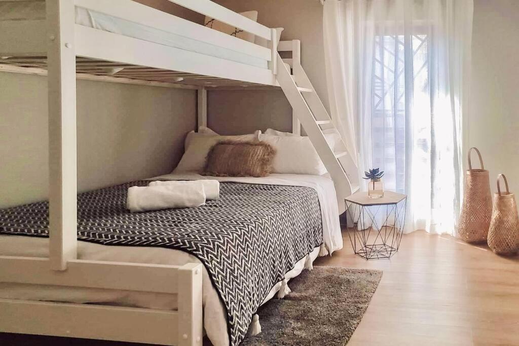 Sunbliss Appartement แซ็งต์-จีลส์-เลส์-แบ็งส์ ภายนอก รูปภาพ